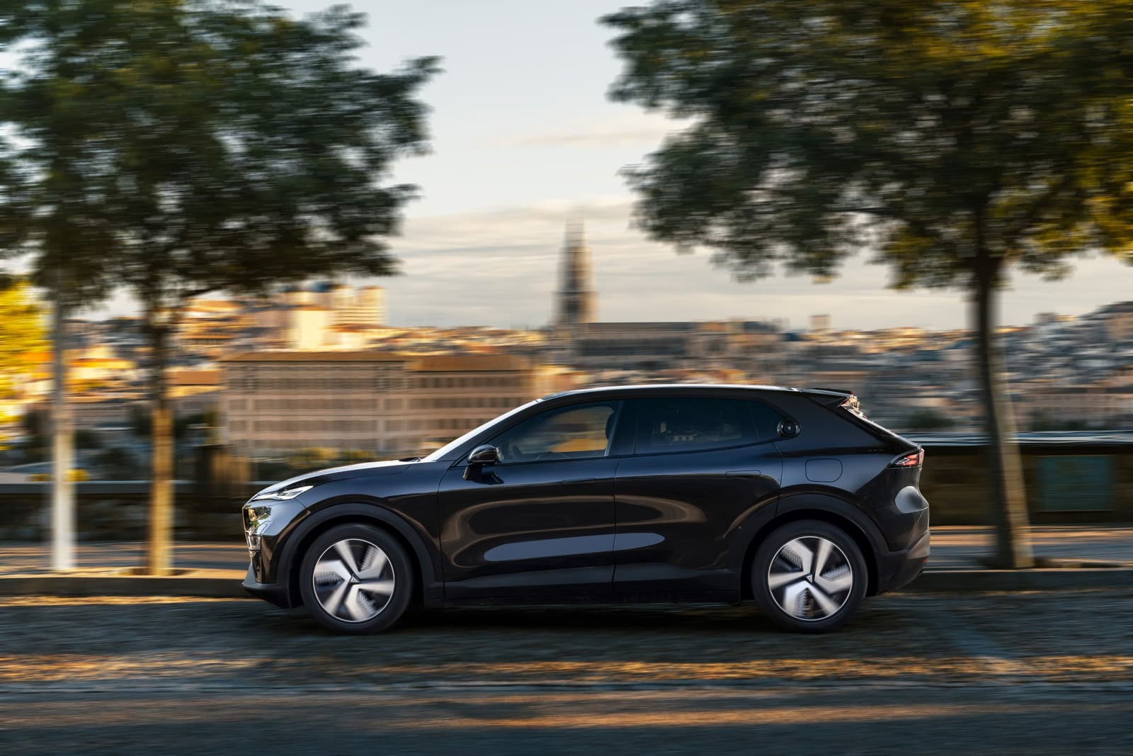 2026 Deepal S05 Ultra PHEV: 255 hp, 62-Mile EV Range, From GBP 32,990 in the UK
